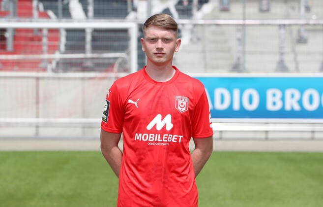 Teampraesentation Halle 08 07 2022 Tom Bierschenk 15, Halle Hallescher FC, 3 Liga, Porträttermin 2022 2023 , Halle, 08 07 2022, Leuna Chemie Stadion, Football ,