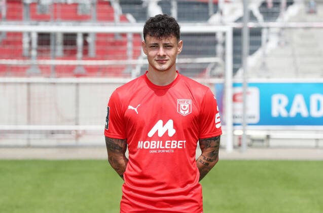 Teampraesentation Halle 08 07 2022 Aaron Herzog 11, Halle Hallescher FC, 3 Liga, Porträttermin 2022 2023 , Halle, 08 07 2022, Leuna Chemie Stadion, Football ,