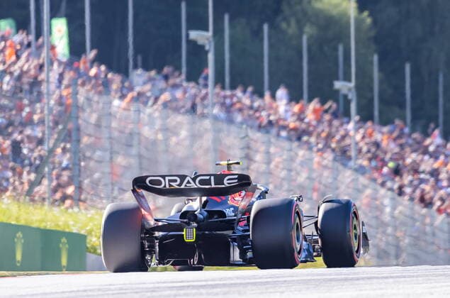 08 07 2022, Red Bull Ring, Spielberg, AUT, FIA, Formula One, Austrian Grand Prix, Qualifying, in picture Sergio Perez MEX, Red Bull Racing e Sergio Perez of Mexico during the qualification for the Austrian FIA Formula One Grand Prix at the Red Bull Ring in Spielberg, Austria on 2022 07 08 Expa Spielberg EP_gro