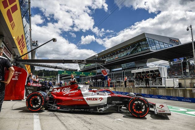 24 ZHOU Guanyu (chi), Alfa Romeo F1 Team ORLEN C42, action during the Formula 1 Rolex Grosser Preis Von Osterreich 2022, 2022 Austrian Grand Prix, 11th round of the 2022 FIA Formula One World Championship, WM, Weltmeisterschaft from July 8 to 10, 2022 on the Red Bull Ring, in Spielberg, Austria - F1 - AUSTRIAN GRAND PRIX 2022 DPPI Panoramic  _R3_1697