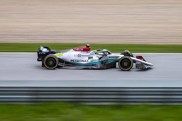 09 07 2022, Red Bull Ring, Spielberg, AUT, FIA, Formula One, Austrian Grand Prix, Free Practice, in picture Lewis Hamilton GBR, Mercedes Lewis Hamilton of United Kingdom during the training for the Austrian FIA Formula One Grand Prix at the Red Bull Ring in Spielberg, Austria on 2022 07 09 Expa Spielberg EP_gro