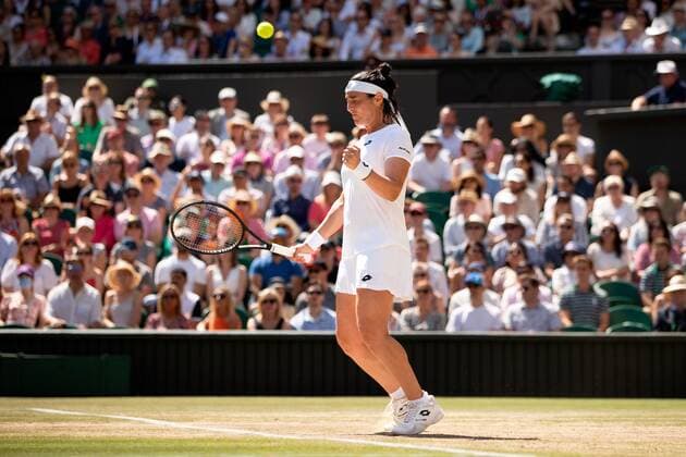 Mandatory Credit: Photo by Ella Ling Shutterstock (13018055h) Ons Jabeur heads the tennis ball during the Ladies Singles Final Wimbledon Tennis Championships, Day 13, The All England Lawn Tennis and Croquet Club, London, UK - 09 Jul 2022 Wimbledon Tennis Championships, Day 13, The All England Lawn Tennis and Croquet Club, London, UK - 09 Jul 2022  Copyright: xEllaxLing Shutterstockx 13018055h