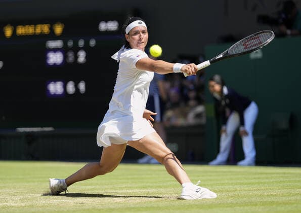 Mandatory Credit: Photo by Dave Shopland Shutterstock (13018053bd) Ons Jabeur during the Ladies Singles Final Wimbledon Tennis Championships, Day 13, The All England Lawn Tennis and Croquet Club, London, UK - 09 Jul 2022 Wimbledon Tennis Championships, Day 13, The All England Lawn Tennis and Croquet Club, London, UK - 09 Jul 2022  Copyright: xDavexShopland Shutterstockx 13018053bd