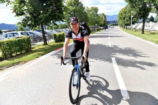 09 07 2022, Red Bull Ring , Spielberg, Formula 1 BWT Austrian Grand Prix 2022 , in the picture Valtteri Bottas FIN , Alfa Romeo F1 Team ORLEN comes cycling into the paddock Photo EU Images Spielberg Red Bull Ring Styria Austria  eu-images-506