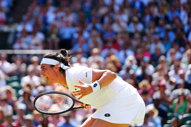Mandatory Credit: Photo by Javier Garcia Shutterstock (13018057bi) Ons Jabeur cries out in frustration during the Ladies Singles Final Wimbledon Tennis Championships, Day 13, The All England Lawn Tennis and Croquet Club, London, UK - 09 Jul 2022 Wimbledon Tennis Championships, Day 13, The All England Lawn Tennis and Croquet Club, London, UK - 09 Jul 2022  Copyright: xJavierxGarcia Shutterstockx 13018057bi