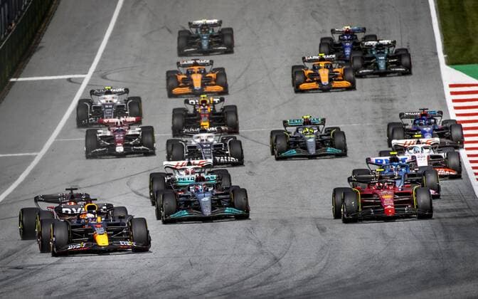 SPIELBERG Max Verstappen 1 with the Oracle Red Bull Racing RB18 Honda ahead of Charles Leclerc 16 with the Ferrari, Carlos Sainz 55 with the Ferrari and George Russell 63 with the Mercedes W13 during the pre F1 Sprint race Austrian Grand Prix at the Red Bull Ring on July 9, 2022 in Spielberg, Austria ANP SEM VAN DER WAL F1 Grand Prix of Austria Sprint 2022 xVIxANPxSportx xxANPxIVx 451544862 originalFilename: 451544862.jpg