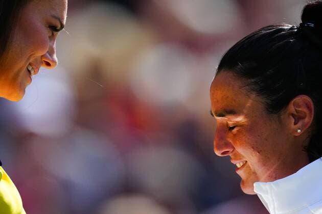 Mandatory Credit: Photo by Javier Garcia Shutterstock (13018057dc) Catherine Duchess of Cambridge and runner-up Ons Jabeur Wimbledon Tennis Championships, Day 13, The All England Lawn Tennis and Croquet Club, London, UK - 09 Jul 2022 Wimbledon Tennis Championships, Day 13, The All England Lawn Tennis and Croquet Club, London, UK - 09 Jul 2022  Copyright: xJavierxGarcia Shutterstockx 13018057dc