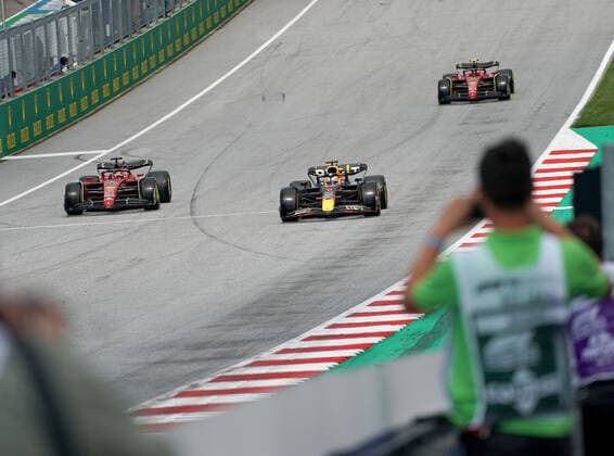 Formula 1 BWT Austrian Grand Prix 2022 09 07 2022, Red Bull Ring , Spielberg, Formula 1 BWT Austrian Grand Prix 2022 , in picture Max Verstappen NEL , Oracle Red Bull Racing, Charles Leclerc MCO , Scuderia Ferrari, Carlos Sainz Jr ESP , Scuderia Ferrari nordphotoxGmbHx xBratic nph00250