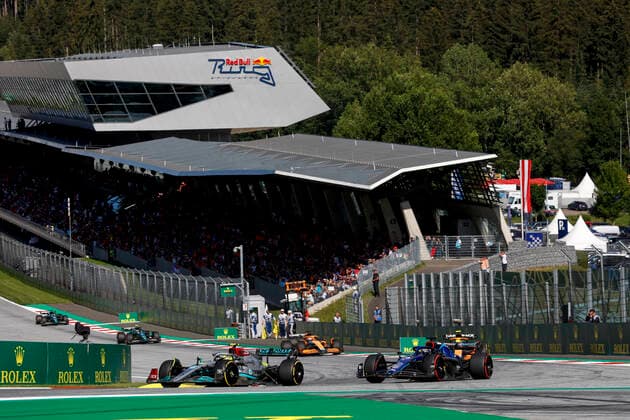 44 Lewis Hamilton GBR, Mercedes AMG Petronas F1 Team , 23 Alexander Albon THA, Williams Racing , F1 Grand Prix of Austria at Red Bull Ring on July 9, 2022 in Spielberg, Austria Photo by HOCH ZWEI Spielberg Austria