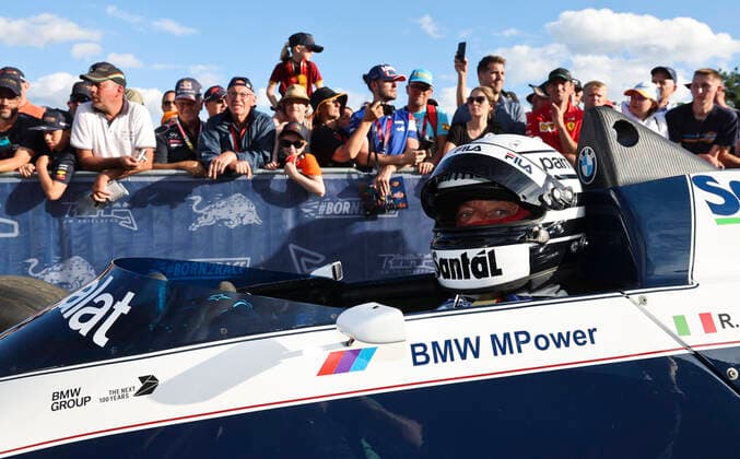 FORMULA 1 - GP of Austria 2022 SPIELBERG,AUSTRIA,09.JUL.22 - MOTORSPORTS, FORMULA 1 - Grand Prix of Austria, Red Bull Ring, Red Bull Legends Parade warm-up. Image shows Riccard Patresse (ITA).  GEPAxpictures xWolfgangxGrebien