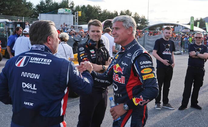 FORMULA 1 - GP of Austria 2022 SPIELBERG,AUSTRIA,09.JUL.22 - MOTORSPORTS, FORMULA 1 - Grand Prix of Austria, Red Bull Ring, Red Bull Legends Parade warm-up. Image shows Zak Brown and consultant David Coulthard (Red Bull Racing).  GEPAxpictures xWolfgangxGrebien