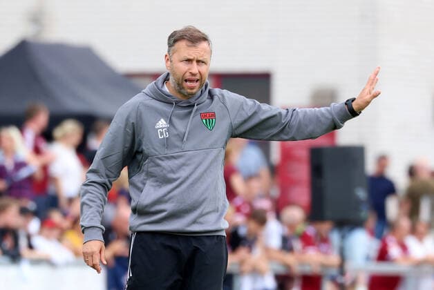 09 07 2022 football season 2022 2023 test match friendly match preparation match 1 FC Nuremberg FCN club 1 FC Schweinfurt sports photo zinc Daniel Marr Christian Gmünder coach 1 FC Schweinfurt indicates gestures directs gives instructions