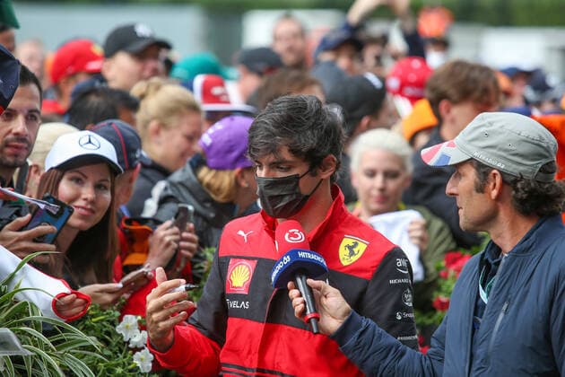 FORMULA 1 - GP of Austria 2022 SPIELBERG,AUSTRIA,10.JUL.22 - MOTORSPORTS, FORMULA 1 - Grand Prix of Austria, Red Bull Ring. Image shows Carlos Sainz (ESP Ferrari) at the green carpet.  GEPAxpictures xManfredxBinder