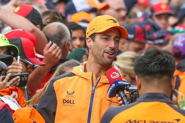 FORMULA 1 - GP of Austria 2022 SPIELBERG,AUSTRIA,10.JUL.22 - MOTORSPORTS, FORMULA 1 - Grand Prix of Austria, Red Bull Ring. Image shows Daniel Ricciardo (AUS McLaren) at the green carpet.  GEPAxpictures xManfredxBinder