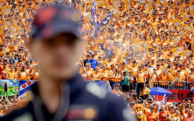 SPIELBERG Max Verstappen 1 with his fans during the drivers parade ahead of the Austrian Grand Prix at the Red Bull Ring on July 10, 2022 in Spielberg, Austria ANP SEM VAN DER WAL F1 Grand Prix of Austria 2022 xVIxANPxSportx xxANPxIVx 451588815 originalFilename: 451588815.jpg