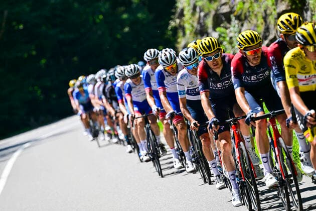 The pack of riders pictured in action during stage nine of the Tour de France cycling race, a 183km race from Aigle to Chatel les Portes du Soleil, France, on Sunday 10 July 2022. This year s Tour de France takes place from 01 to 24 July 2022. POOL - UK OUT PETExGODING  x37199899x