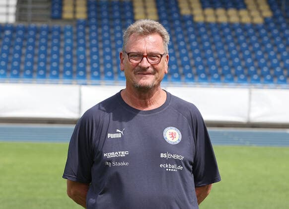 Zeugwart and bus driver Christian Skolik Eintracht Braunschweig 2 BL, Portraettermin 2022 2023
