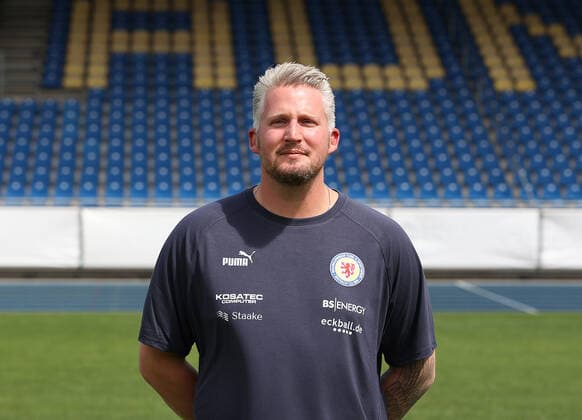 Physio Florian Horn Eintracht Braunschweig 2 BL, portrait date 2022 2023