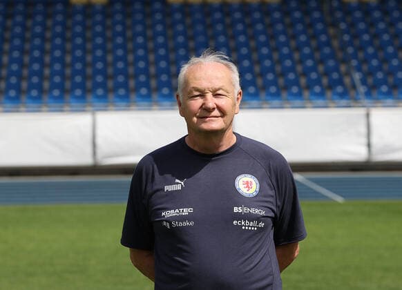 Berthold Schliwa Supervisor Eintracht Braunschweig 2 BL, portrait date 2022 2023