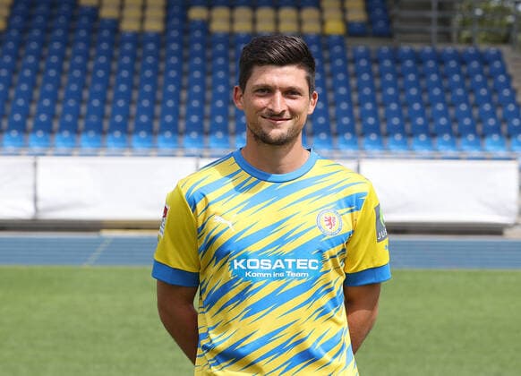 Jannis Nikolaou Eintracht Braunschweig 2 BL, portrait date 2022 2023