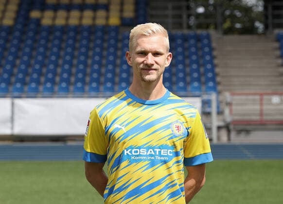 Bryan Henning Eintracht Braunschweig 2 BL, portrait date 2022 2023