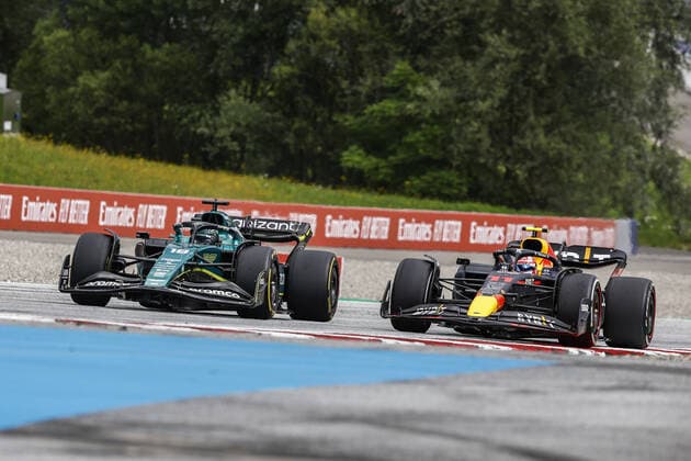18 STROLL Lance (can), Aston Martin F1 Team AMR22, action 11 PEREZ Sergio (mex), Red Bull Racing RB18, action during the Formula 1 Rolex Grosser Preis Von Osterreich 2022, 2022 Austrian Grand Prix, 11th round of the 2022 FIA Formula One World Championship, WM, Weltmeisterschaft from July 8 to 10, 2022 on the Red Bull Ring, in Spielberg, Austria - F1 - AUSTRIAN GRAND PRIX 2022 - RACE DPPI Panoramic  00122027__R3_3713