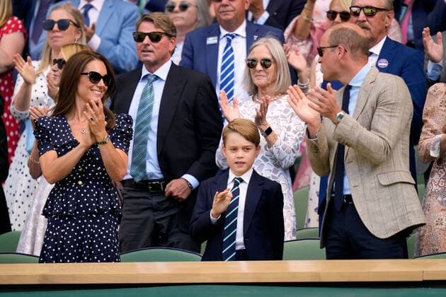 Mandatory Credit: Photo by Dave Shopland Shutterstock (13018058ey) Prince William, Catherine Duchess of Cambridge and Prince George applaud Novak Djokovic after he wins the Men s Singles Final Wimbledon Tennis Championships, Day 14, The All England Lawn Tennis and Croquet Club, London, UK - 10 Jul 2022 Wimbledon Tennis Championships, Day 14, The All England Lawn Tennis and Croquet Club, London, UK - 10 Jul 2022  Copyright: xDavexShopland Shutterstockx 13018058ey