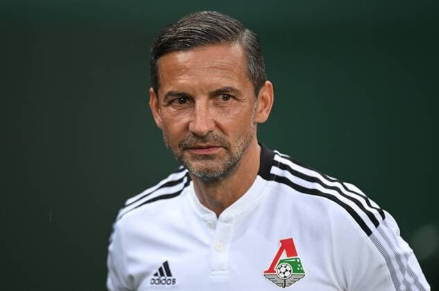 Russia Soccer Friendly Lokomotiv - Dynamo 8234259 10.07.2022 Lokomotiv s head coach Josef Zinnbauer is seen during a Friendly soccer match between Lokomotiv Moscow and Dynamo Moscow, in Moscow, Russia. Grigory Sysoev Sputnik Moscow Russia  Copyright: xGrigoryxSysoevx