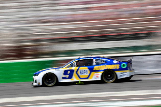 ATLANTA, GA - JULY 10: Chase Elliott ( 9 Hendrick Motorsports NAPA Auto Parts Chevrolet) races down the front stretch during the running of the 53rd NASCAR, Motorsport, USA Cup Series Quaker State 400 presented by Walmart on July 10, 2022 at Atlanta Motor Speedway in Atlanta, GA. (Photo by Jeff Robinson Icon Sportswire) AUTO: JUL 10 NASCAR Cup Series Quaker State 400 Presented by Walmart Icon2207102697400