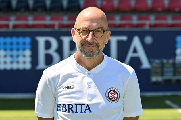 08 07 2022, xjhx, football 3 league, SV Wehen Wiesbaden photocall season 2022 23 emspor, v l team doctor Dr Achim Bitschnau DFL DFB REGULATES PROHIBIT ANY USE OF PHOTOGRAPHS as IMAGE SEQUENCES and or QUASI VIDEO Wiesbaden