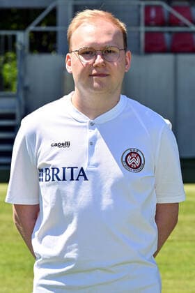 08 07 2022, xjhx, football 3 league, SV Wehen Wiesbaden photocall season 2022 23 emspor, v l Philipp Gründler head of scouting analysis DFL DFB REGULATES PROHIBIT ANY USE OF PHOTOGRAPHS as IMAGE SEQUENCES and or QUASI VIDEO Wiesbaden