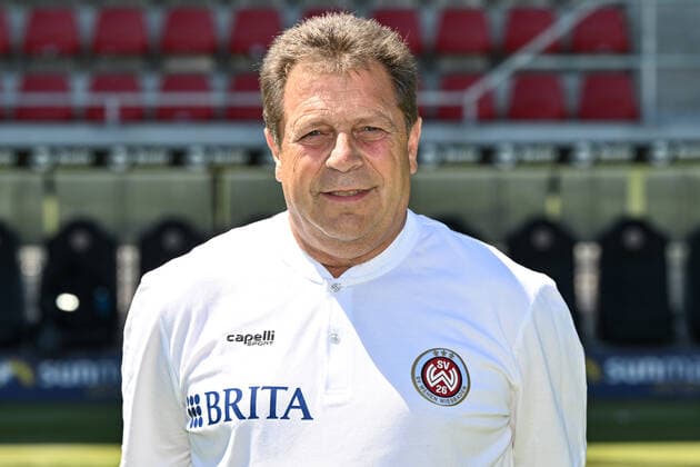 08 07 2022, xjhx, football 3 league, SV Wehen Wiesbaden photo appointment season 2022 23 emspor, v l supervisor Gerhard Eckel DFL DFB REGULATES PROHIBIT ANY USE OF PHOTOGRAPHS as IMAGE SEQUENCES and or QUASI VIDEO Wiesbaden
