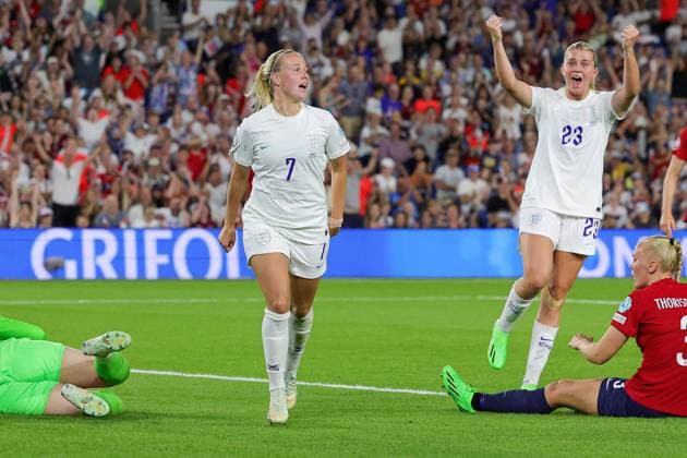 England Women v Norway Women UEFA WOMEN?S EURO 2022 11 07 2022. Group A Goal 8-0 Beth Mead of England Women scores a goal and celebrates during the UEFA WOMEN?S EURO 2022 match between England Women and Norway Women at the American Express Community Stadium, Brighton and Hove, England on 11 July 2022. Editorial use only , Copyright: xNigelxKeenex PSI-15473-0071