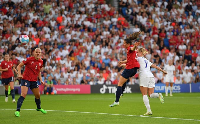 Football - 2022 UEFA Women™s European Championship, EM, Europameisterschaft Finals - Group A - Round Two - England vs Norway - Falmer (Amex) Stadium, Brighton - Sunday 11th July 2022 England s Beth Mead scores her side s fourth goal. COLORSPORT Ashley Western 