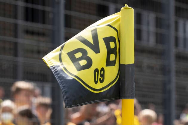 Soccer 1 Bundesliga, season 2022 2023, training of Borussia Dortmund on 11 07 2022 in Dortmund Brackel North Rhine Westphalia The BVB flag flies Copyright: xKirchner MarcoxSteinbrennerx