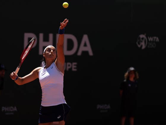 July 12, 2022, Lausanne, Vaud, Switzerland: Lausanne, Switzerland: FranceÃ¢â‚¬â ¢s CAROLINE GARCIA serves in her WomenÃ¢â‚¬â ¢s Singles first-round match against Jasmine Paolini at the Ladies Open Lausanne. Lausanne Switzerland - ZUMAs230 20220712_znp_s230_001 Copyright: xCorinexScibozx
