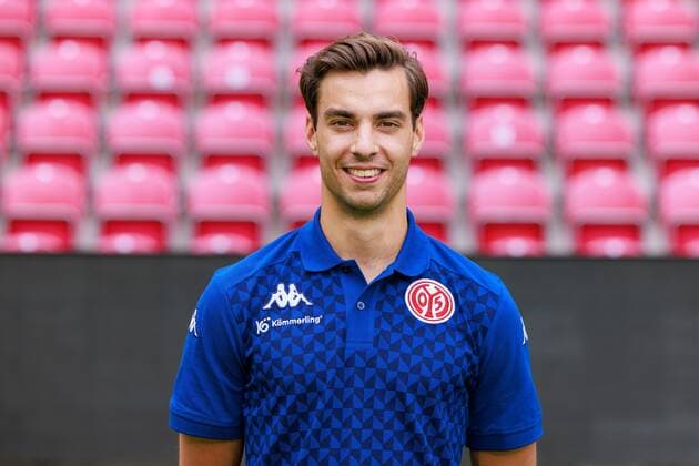 Mainz, MEWA Arena, 11 07 2022, team photo 1 Bundesliga 1 FSV Mainz 05, Vincent Lorenz video analysis