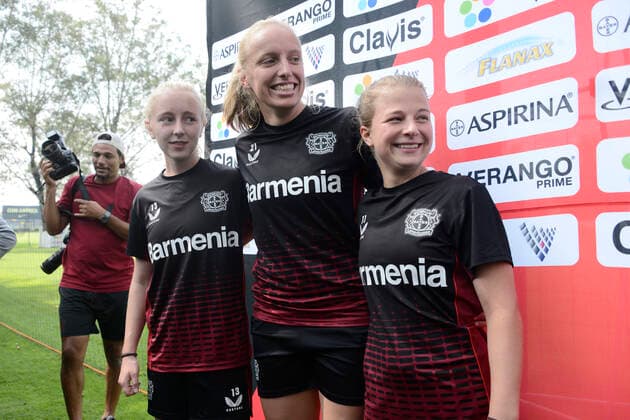 July 12, 2022, Mexico City, Mexico City, Mexico: July 12, 2022, Mexico City, Mexico: Women s Bayer Leverkusen players (L-R) Caroline Siems, Irina Pando and Kristin Ko¶gel during a press conference, PK, Pressekonferenz to announce the match between America and Bayer Leverkusen as part of 100 years of Bayer in Mexico. on July 12, 2022 in Mexico City, Mexico. Mexico City Mexico - ZUMAe321 0162795983st Copyright: xCarlosxTischlerx xEyepixxGroupx