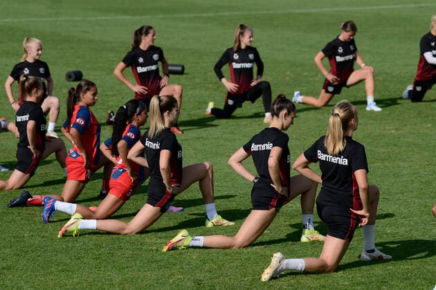 Fußball, Frauen, Bayer Leverkusen Training in Mexiko July 12, 2022, Mexico City, Mexico City, Mexico: July 12, 2022, Mexico City, Mexico: Women s Bayer Leverkusen team during a training before the match between America and Bayer Leverkusen as part of 100 years of Bayer in Mexico. on July 12, 2022 in Mexico City, Mexico. Mexico City Mexico - ZUMAe321 0162805592st Copyright: xCarlosxTischlerx xEyepixxGroupx