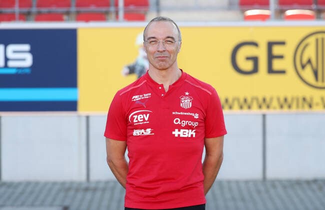 Teampraesentation Zwickau 12 07 2021 team doctor Dr Uwe Flötgen Floetgen FSV Zwickau 3 Liga, Porträttermin 2022 2023 , Zwickau, 12 07 2021, GGZ Arena Zwickau, Football ,