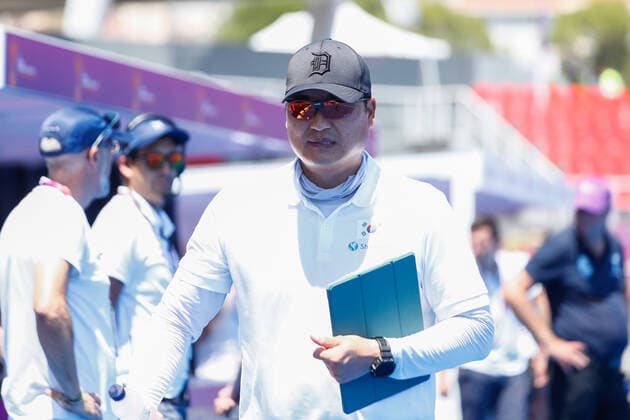 July 13, 2022, TERRASSA, BARCELONA, SPAIN: Jin Soo Han, head coach of Korea looks on during the FIH Hockey Women s World Cup 2022, 13th - 16th , hockey match played between Canada and Korea at Estadi Olimpic on July 13, 2022, in Terrassa, Barcelona, Spain. TERRASSA SPAIN - ZUMAa181 20220713_zaa_a181_014 Copyright: xIrinaxR.xHx