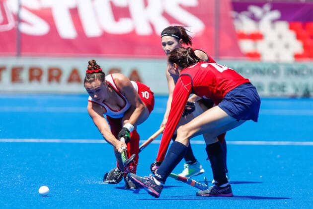 July 13, 2022, TERRASSA, BARCELONA, SPAIN: Leahy Kathleen of Canada and Hyunji Kim of Korea in action during the FIH Hockey Women s World Cup 2022, 13th - 16th , hockey match played between Canada and Korea at Estadi Olimpic on July 13, 2022, in Terrassa, Barcelona, Spain. TERRASSA SPAIN - ZUMAa181 20220713_zaa_a181_026 Copyright: xIrinaxR.xHx