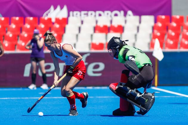 July 13, 2022, TERRASSA, BARCELONA, SPAIN: Amanda Woodcroft of Canada and Jinmin Lee of Korea during shoot outs in action during the FIH Hockey Women s World Cup 2022, 13th - 16th , hockey match played between Canada and Korea at Estadi Olimpic on July 13, 2022, in Terrassa, Barcelona, Spain. TERRASSA SPAIN - ZUMAa181 20220713_zaa_a181_028 Copyright: xIrinaxR.xHx