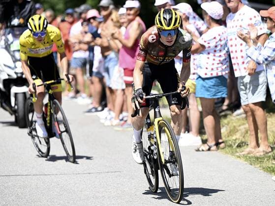 COL DU GRANON, FRANCE - JULY 13 : Pogacar Tadej (SLO) of UAE Team Emirates, Vingegaard Jonas (DEN) of Team Jumbo-Visma during stage 11 of the 109th edition of the 2022 Tour de France cycling race, a stage of 149 kms with start in Albertville and finish in Col du Granon on July 13, 2022 in Col du Granon, France, 13 07 2022 ( Motordriver Kenny Verfaillie - Tour de France 2022 - Stage 11 PhotoNews Panoramic 