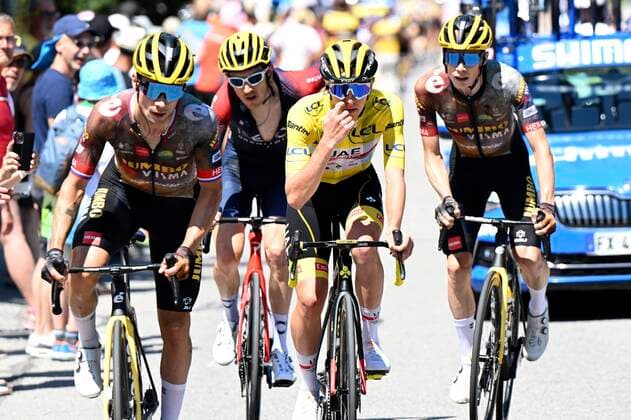 COL DU GRANON, FRANCE - JULY 13 : Roglic Primoz (SLO) of Team Jumbo-Visma, Pogacar Tadej (SLO) of UAE Team Emirates, Vingegaard Jonas (DEN) of Team Jumbo-Visma, Thomas Geraint (GBR) of INEOS Grenadiers during stage 11 of the 109th edition of the 2022 Tour de France cycling race, a stage of 149 kms with start in Albertville and finish in Col du Granon on July 13, 2022 in Col du Granon, France, 13 07 2022 ( Motordriver Kenny Verfaillie - Tour de France 2022 - Stage 11 PhotoNews Panoramic 