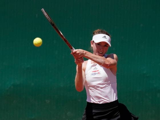July 15, 2022, Lausanne, Vaud, Switzerland: Lausanne, Switzerland: SwitzerlandÃ¢â‚¬â ¢s SIMONA WALTERT plays a backhand return during her WomenÃ¢â‚¬â ¢s Singles quarter-final match against Olga Danilovic at the Ladies Open Lausanne. Lausanne Switzerland - ZUMAs230 20220715_znp_s230_005 Copyright: xCorinexScibozx