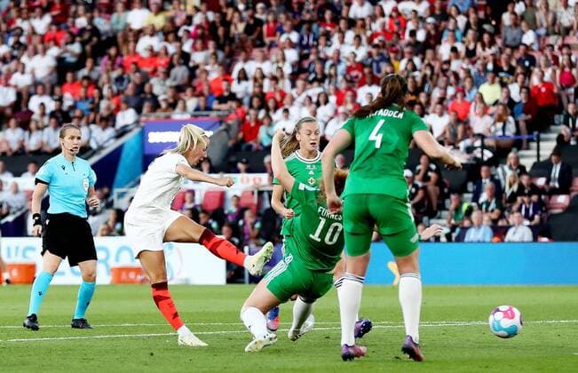 Mandatory Credit: Photo by James Marsh Shutterstock (13031428al) Beth Mead of England scores her sides second goal. Northern Ireland v England, Womens UEFA European Championship, EM, Europameisterschaft Group A, Football, St Mary s Stadium , Southampton, UK - 15 Jul 2022 Northern Ireland v England, Womens UEFA European Championship, Group A, Football, St Mary s Stadium , Southampton, UK - 15 Jul 2022 Copyright: xJamesxMarsh Shutterstockx 13031428al