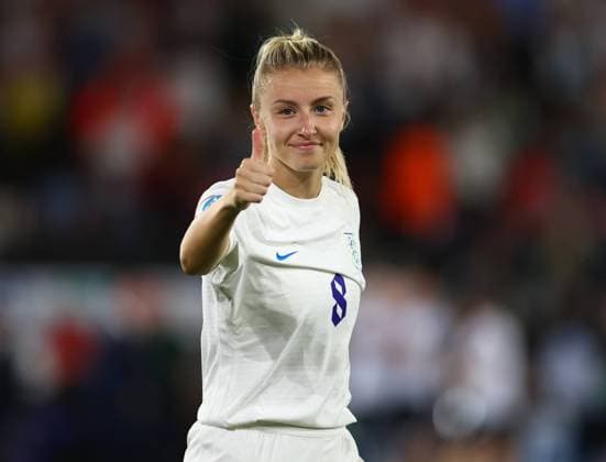 Southampton, England, 15th July 2022. Leah Williamson of England gives a thumbs up during the UEFA Women s European Championship, EM, Europameisterschaft 2022 match at St Mary s Stadium, Southampton. Picture credit should read: David Klein Sportimage EDITORIAL USE ONLY. No use with unauthorised audio, video, data, fixture lists, club league logos or live services. Online in-match use limited to 120 images, no video emulation. No use in betting, games or single club league player publications. SPI-1753-0070