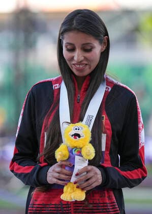 (220716) -- EUGENE, July 16, 2022 -- Gold medalist Kimberly Garcia Leon of Peru reacts during the awarding ceremony of women s 20km race walk at the World Athletics Championships Oregon22 in Eugene, Oregon, the United States, July 15, 2022. ) (SP)U.S.-EUGENE-ATHLETICS-WORLD CHAMPIONSHIPS-WOMEN S 20KM RACE WALK-AWARDING CEREMONY WangxYing 