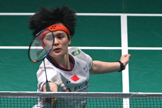 (220716) -- SINGAPORE, July 16, 2022 -- China s Wang Zhiyi returns the shuttlecock during the women s singles semifinal between China s Wang Zhiyi and Japan s Ohori Aya at Singapore Open 2022 badminton tournament in Singapore, July 16, 2022. (Photo by Xinhua) (SP)SINGAPORE-BADMINTON-SINGAPORE OPEN-WOMEN S SINGLES ThenxChihxWey 